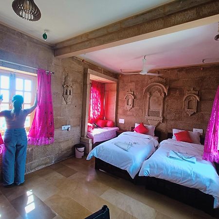 Mud Mirror Guesthouse Jaisalmer Extérieur photo