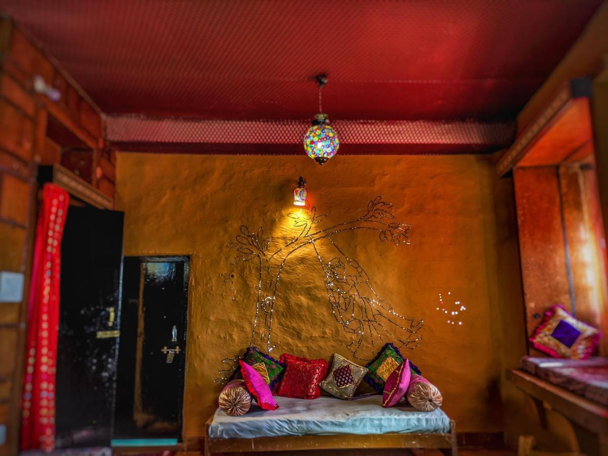 Mud Mirror Guesthouse Jaisalmer Extérieur photo