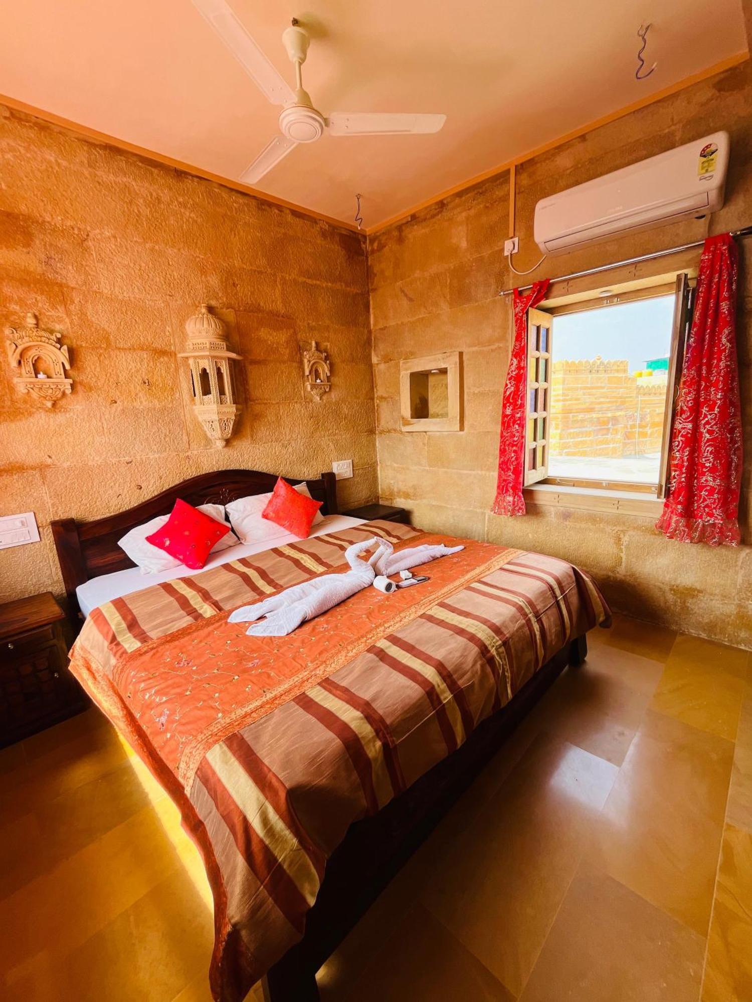 Mud Mirror Guesthouse Jaisalmer Extérieur photo