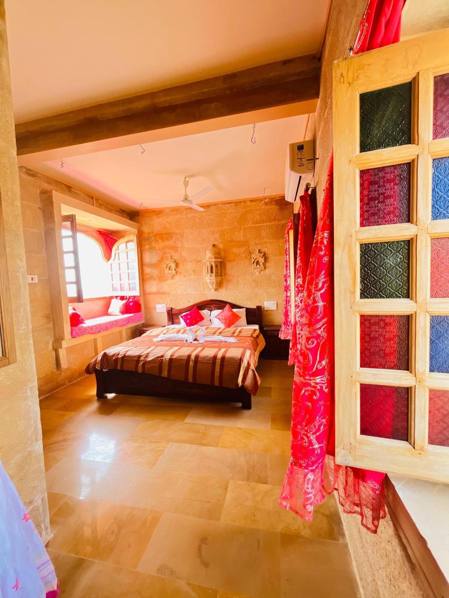 Mud Mirror Guesthouse Jaisalmer Extérieur photo