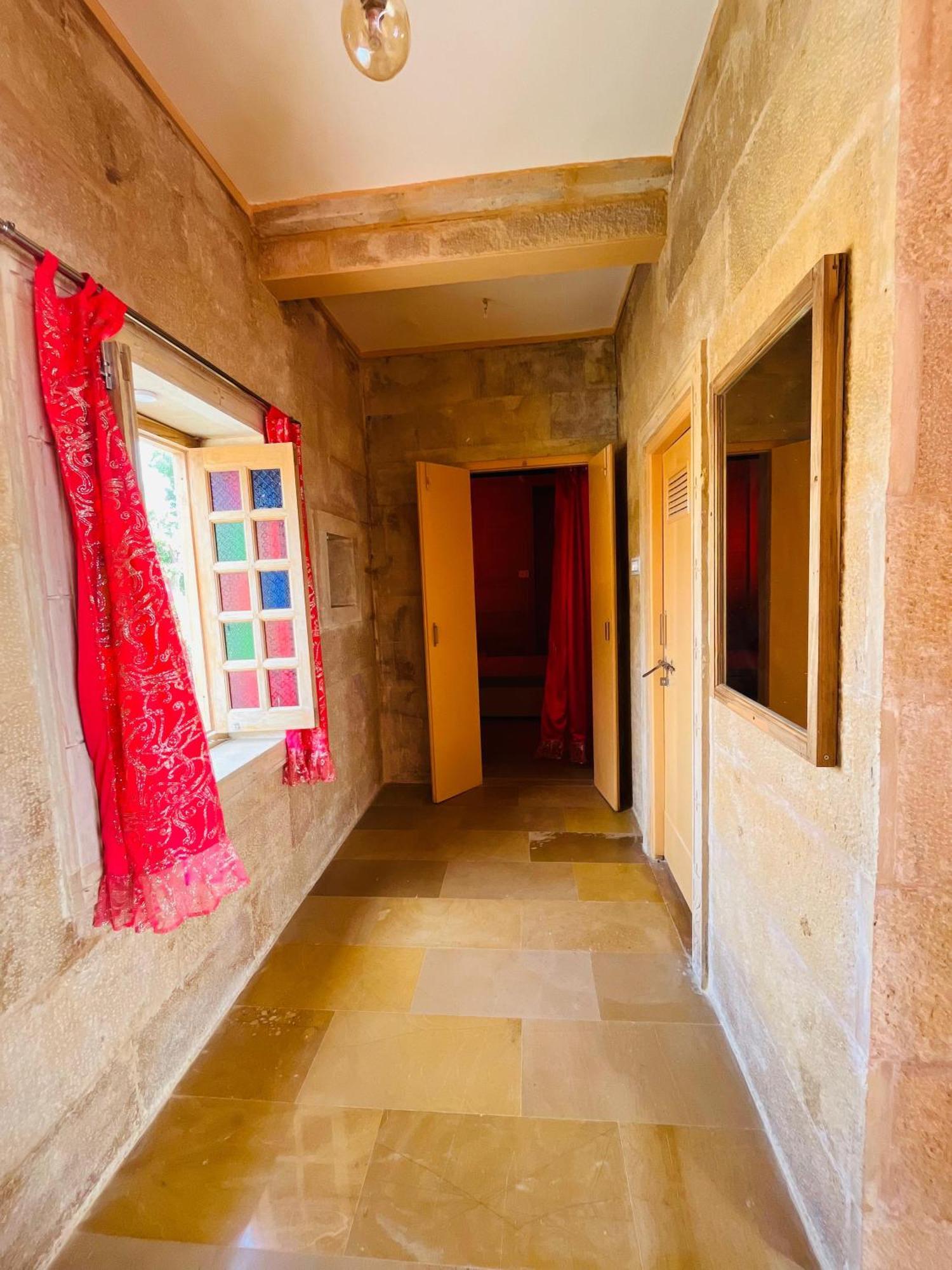 Mud Mirror Guesthouse Jaisalmer Extérieur photo