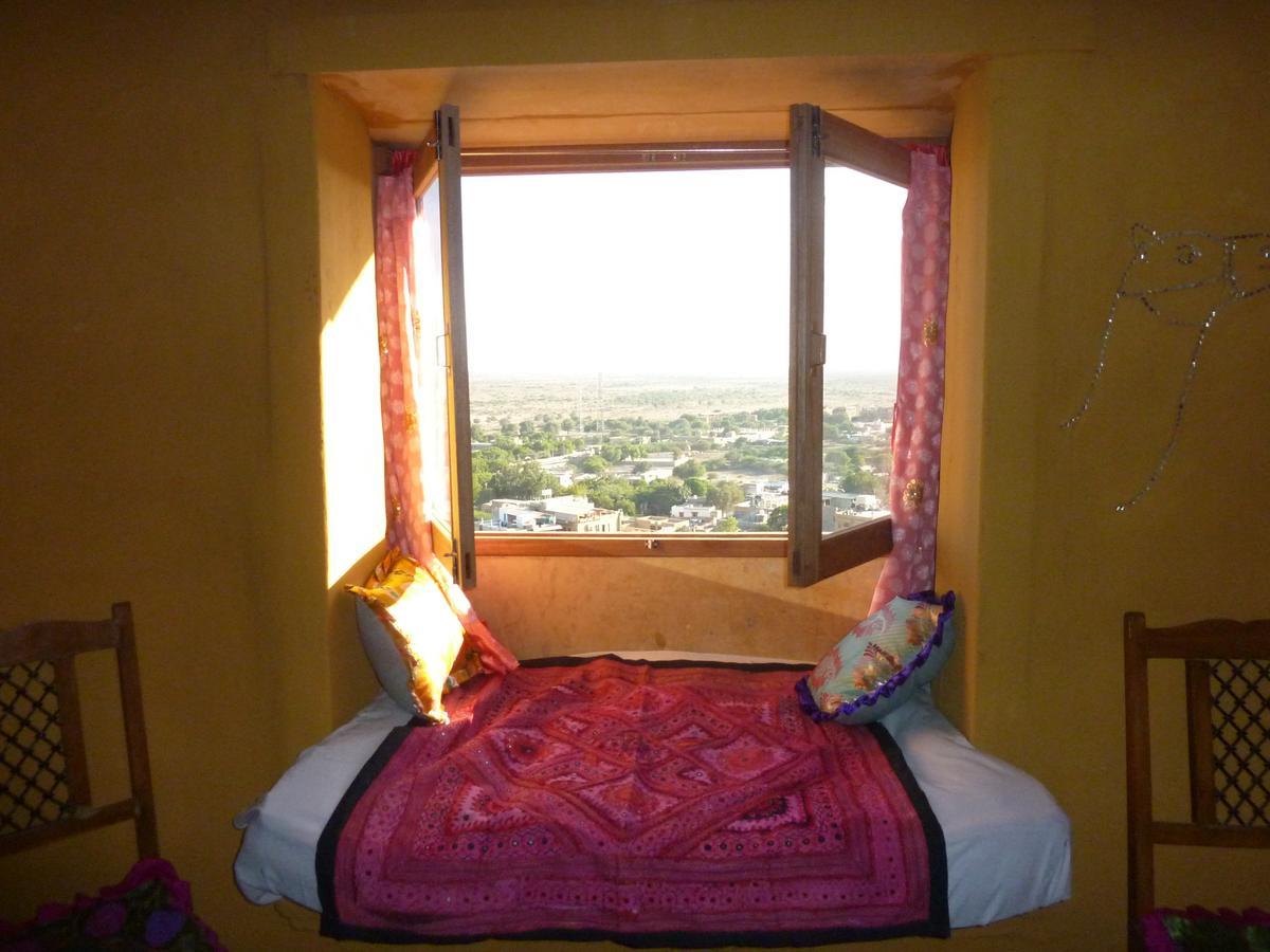 Mud Mirror Guesthouse Jaisalmer Extérieur photo