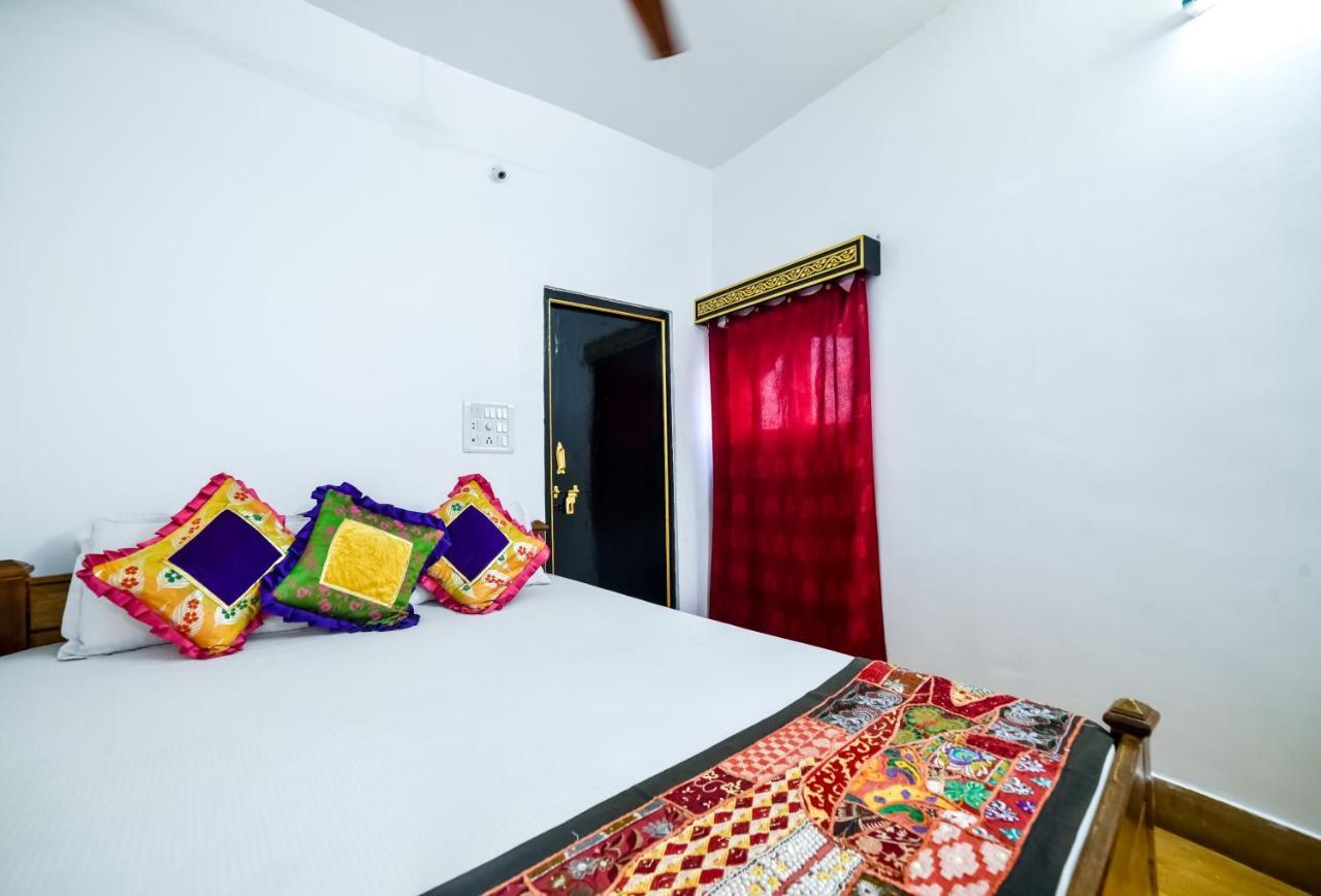 Mud Mirror Guesthouse Jaisalmer Extérieur photo